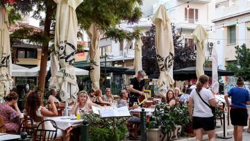 Κορωνοϊός - Πλεύρης: Χωρίς επιπλέον μέτρα οι «κόκκινες» περιοχές - Πλήρης ελευθερία για τους εμβολιασμένους 