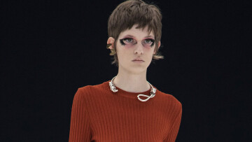 Εβδομάδα Μόδας: Κατακραυγή στα social media για το κολιέ σε σχήμα αγχόνης του οίκου Givenchy