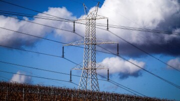 «Ράλι» στις τιμές του ηλεκτρικού ρεύματος: Ξεπέρασε για πρώτη φορά τα 200 ευρώ η τιμή της μεγαβατώρας 