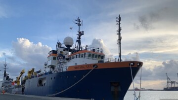 Πολεμικό κλίμα στην κυπριακή ΑΟΖ - Η Τουρκία εμποδίζει με πολεμικά πλοία τις έρευνες του Nautical Geo