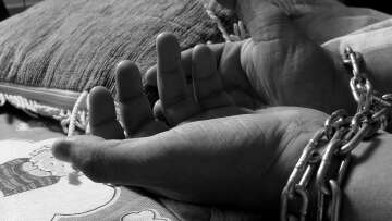 Κρήτη: Νεαρή κοπέλα καταγγέλλει ομαδικούς βιασμούς και σωματεμπορία