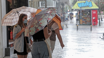 Κακοκαιρία «Αθηνά»: Συνεχίζει την επέλασή της και το Σαββατοκύριακο - Πού θα πέσουν βροχές και καταιγίδες