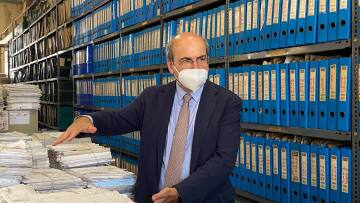 Οργή Χατζηδάκη για την γραφειοκρατία στον ΕΦΚΑ: «Γιατί 444 γυναίκες δεν λαμβάνουν τις συντάξεις χηρείας;»