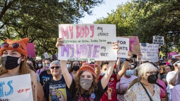 Τέξας: Ξανά σε ισχύ ο αμφιλεγόμενος νόμος για τις αμβλώσεις