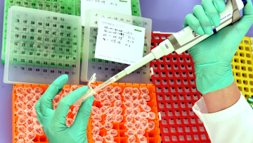 AstraZeneca: Επιτυχία για το κοκτέιλ αντισωμάτων κατά της Covid-19 στην τελευταία φάση κλινικών δοκιμών