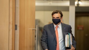 Σχοινάς: Η Κομισιόν μοιράζει 60.000 δωρεάν κάρτες σιδηροδρομικών μετακινήσεων για τους νέους της ΕΕ