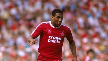 Τζον Μπαρνς στον «Guardian»: «Ο ρατσισμός είναι αόρατος - Πού είναι οι μαύροι προπονητές;»