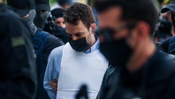 Μπάμπης Αναγνωστόπουλος: Τι λέει ο δικηγόρος του για το τηλεφώνημα στην Αστυνομία μετά την δολοφονία της Καρολάιν