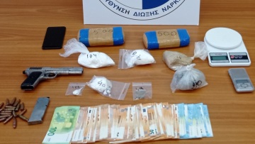 Τέσσερις συλλήψεις για διακίνηση ηρωίνης, κοκαΐνης και κάνναβης στην Αττική	