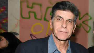 Γιάννης Μπέζος: «Με ενοχλεί, όταν κάποιος θέλει να αποσπάσει ένα κομμάτι από την προσωπική μου ζωή, χωρίς να το επιτρέπω»