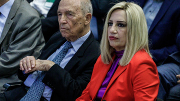 Ευχές από τον Κώστα Σημίτη στη Φώφη Γεννηματά για ταχεία ανάρρωση