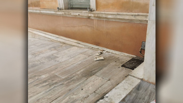 Κακοκαιρία «Μπάλλος»: Φθορές και εισροή υδάτων στη Βουλή από τη σφοδρή βροχόπτωση