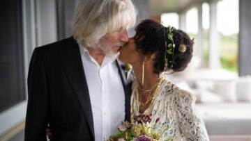 Ρότζερ Γουότερς: Ο θρύλος των Pink Floyd ντύθηκε για πέμπτη φορά γαμπρός στα 78 του χρόνια