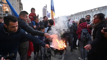 Νέες μαζικές διαδηλώσεις αντιεμβολιαστών στην Ιταλία