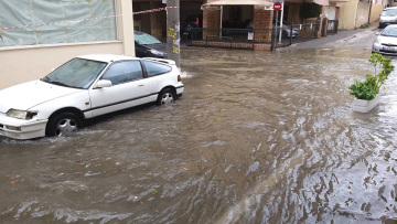 Κακοκαιρία «Μπάλλος»: Καταιγίδα αυτή την ώρα στην Αττική