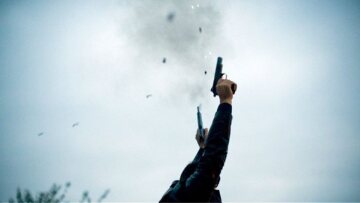 Αστυνομικός έριχνε... μπαλωθιές μαζί με τρεις φίλους του στα Χανιά!