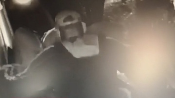 Ληστές εισέβαλαν σε σπίτι ηλικιωμένου στο Δήλεσι και τον χτύπησαν - Δείτε βίντεο