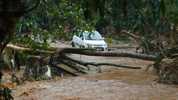 Ξεπέρασαν τους 40 οι νεκροί από τις πλημμύρες στην Ινδία - Πέντε μέλη οικογένειας θάφτηκαν κάτω από τόνους λάσπης