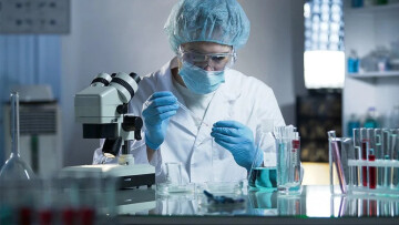 Κορωνοϊός – Έρευνα: Η κολχικίνη δεν βοηθά καθόλου τους νοσηλευόμενους ασθενείς με Covid-19