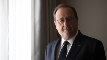 Φρανσουά Ολάντ: Ο Μακρόν είναι σαν βάτραχος στα νούφαρα