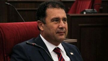 Ροζ βίντεο καίει τον «πρωθυπουργό» του ψευδοκράτους - Παραιτήθηκε μετά τη διαρροή του