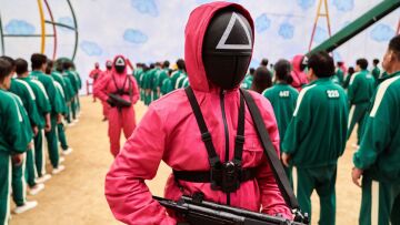 Squid Game: Ο σκηνοθέτης της σειράς απαντάει στις θεωρίες των θαυμαστών γύρω από την πλοκή 