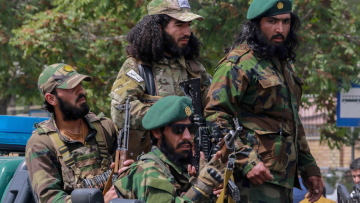 Αφγανιστάν: Οι Ταλιμπάν τιμούν σαν ήρωες τους βομβιστές αυτοκτονίας και δίνουν στις οικογένειές τους χρήματα και γη