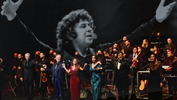 Τουρκία: Τίμησαν την μνήμη του Μίκη Θεοδωράκη σε μεγάλη συναυλία του Λιβανελί στην Κωνσταντινούπολη