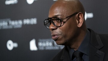 Ο Ντέιβ Σαπέλ απαντά στην «εξοργισμένη» τρανς κοινότητα: Δεν υποχωρώ στις απαιτήσεις κανενός!