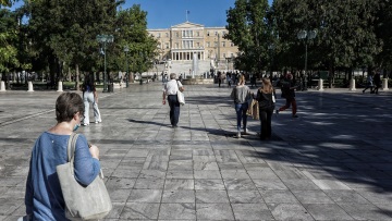 Ανησυχία για τους 63 θανάτους, ανοδική η πορεία του κορωνοϊού και στην Αττική - Σε «κόκκινο κλοιό» 21 περιοχές