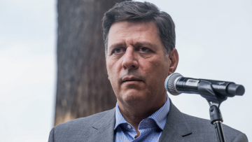 Βαρβιτσιώτης: «Ζητώ συγγνώμη αν άθελά μου κάποιοι εξέλαβαν την τοποθέτησή μου ως εξίσωση του θύματος με τον θύτη»