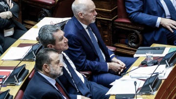 Εύθραυστη εκεχειρία στο ΚΙΝΑΛ - Οι υποψήφιοι οργανώνουν περιοδείες και το... οπλοστάσιό τους