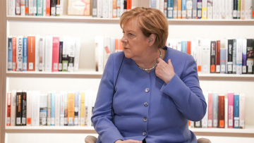 Στο ινστιτούτο Goethe στο Κολωνάκι η Μέρκελ - Συνομίλησε με νέους 