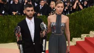 Ο Μάλικ έδειρε τη μητέρα της Τζίτζι Χαντίντ φωνάζοντάς της πως είναι μια «αηδιαστική Ολλανδέζα» 