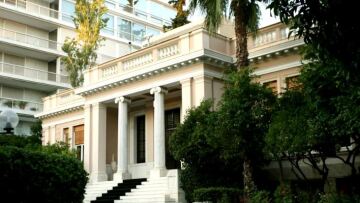 Κορωνοϊός: Σύσκεψη στο Μέγαρο Μαξίμου για τα νέα μέτρα