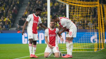 Ο απίθανος Τάντιτς ευχήθηκε περαστικά στο... δοκάρι που χτύπησε με τα γεννητικά του όργανα