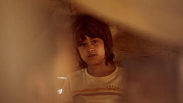 Στο αποψινό επεισόδιο της σειράς «Κομάντα και Δράκοι» ο Ντόντος προκαλεί black out στο χωριό 