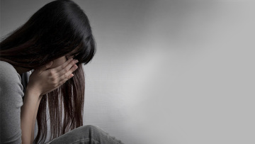 Για πάνω από πέντε χρόνια ο προπονητής τένις αποπλανούσε ανήλικες