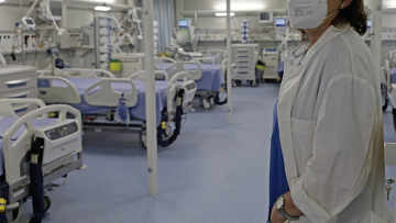 O κορωνοϊός ξεκλήρισε οικογένεια γιατρού στη Φθιώτιδα, κανείς τους δεν είχε εμβολιαστεί 