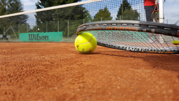 «Του την πέφτουν όλα τα πιτσιρίκια και οι μανάδες», οι προκλητικοί ισχυρισμοί του πατέρα του 35χρονου προπονητή τένις