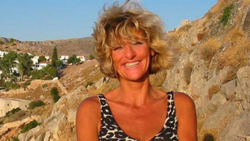 Ίνγκεμποργκ Μπέουχελ: Ποια είναι η Ολλανδή δημοσιογράφος που έκανε την προβοκατόρικη ερώτηση στον Μητσοτάκη