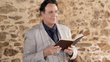 Χάρης Ρώμας: «Στα 24 παντρεύτηκα, έμεινε έγκυος η σύζυγός μου, αλλά έχασε το παιδί»