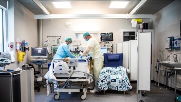 Παύθηκε από τα καθήκοντά της γιατρός στο Τέξας για αντιεμβολιαστική εκστρατεία 