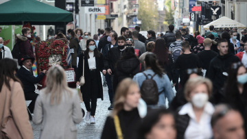 Κορωνοϊός: «Γκάζι» στους εμβολιασμούς και «φρένο» στο lockdοwn για τους ανεμβολίαστους από την κυβέρνηση