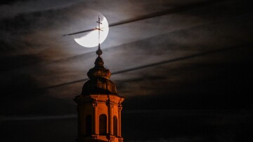 Λεοντίδες: Κορυφώνεται η «βροχή» των διαττόντων αστέρων και ακολουθεί μια... «ατέλειωτη» μερική έκλειψη σελήνης!