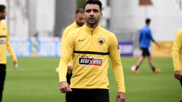 ΑΕΚ: Ελαφριά θλάση ο Τζαβέλλας, «τρέχει» μαζί με Αραούχο και Τσούμπερ για Ολυμπιακό