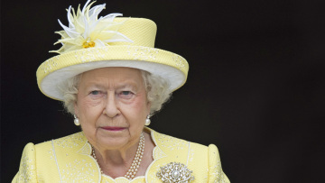 Mirror: Επτά «επίτροποι» ανέλαβαν τα καθήκοντα της Ελισάβετ