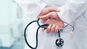 Κορωνοϊός - Βόλος: Κατέληξε 60χρονη - Γιατρός φέρεται να την «κρατούσε» στο σπίτι