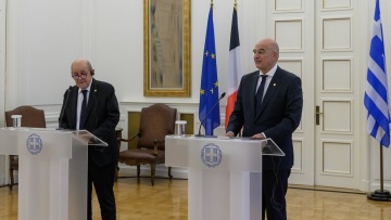 Δένδιας: Μήνυμα σε Ισπανία μετά τη συνάντηση με τον Λε Ντριάν