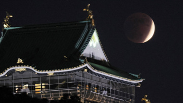 H μεγαλύτερη έκλειψη σελήνης των τελευταίων 580 χρόνων